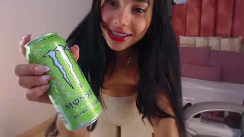 milaa_star online show from 09/26/25, 04:27