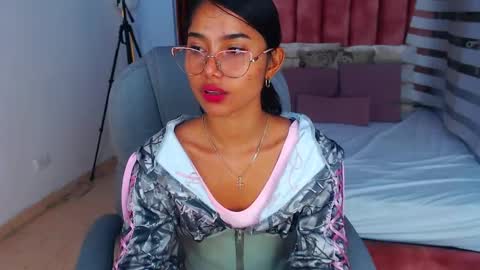 milaa_star online show from 10/02/25, 04:41