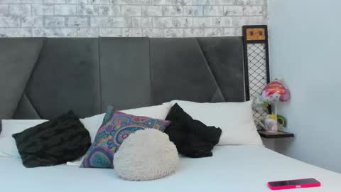 Snapshot of milaaadams chatting on 10/05/25, 10:13 mila online show from 10/05/25, 10:13