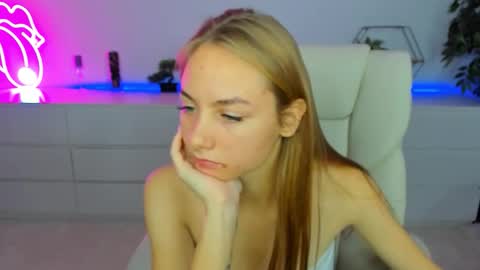 Snapshot of milaaddam chatting on 10/06/25, 05:38 Milla online show from 10/06/25, 05:38