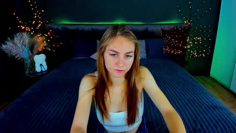 Snapshot of milaaddam chatting on 10/12/25, 06:12 Milla online show from 10/12/25, 06:12