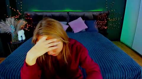 Snapshot of milaaddam chatting on 10/20/25, 05:41 Milla online show from 10/20/25, 05:41