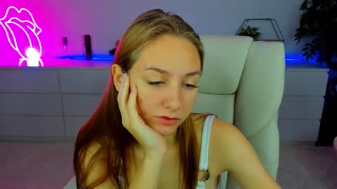 Snapshot of milaaddam chatting on 10/21/25, 05:41 Milla online show from 10/21/25, 05:41