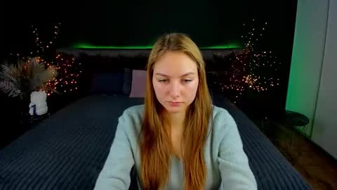 Snapshot of milaaddam chatting on 11/27/25, 06:37 Milla online show from 11/27/25, 06:37