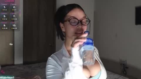 Snapshot of milabritton1 chatting on 11/27/25, 01:29 Vale online show from 11/27/25, 01:29