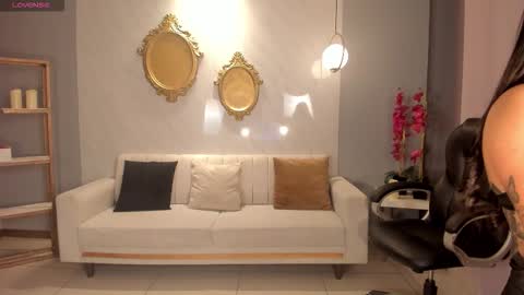 Mila online show from 10/03/25, 02:08