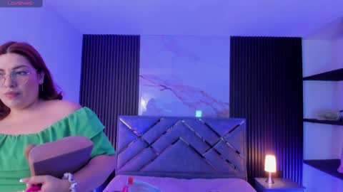 Queen Mila  online show from 04/21/26, 02:51