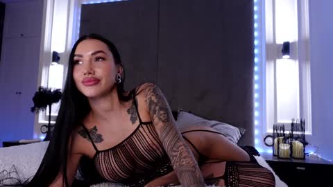 Mila       online show from 12/19/25, 02:13