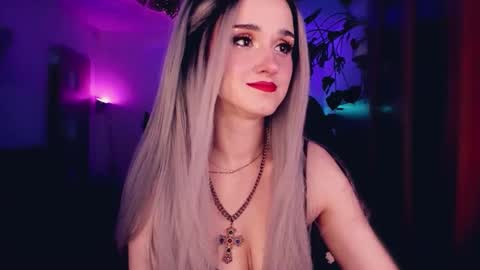 MiladyJolie online show from 10/22/25, 07:19