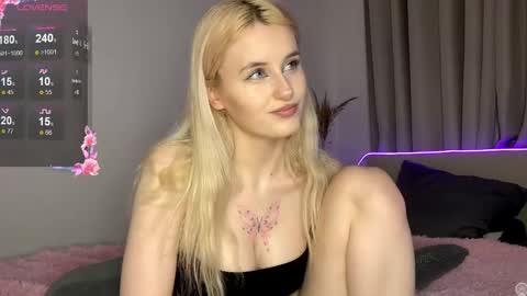 Snapshot of milaelin chatting on 02/10/26, 06:12 Mila online show from 02/10/26, 06:12