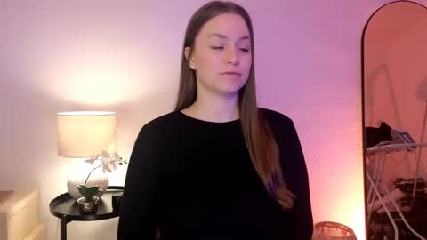 Mila Fleur online show from 02/15/25, 09:05