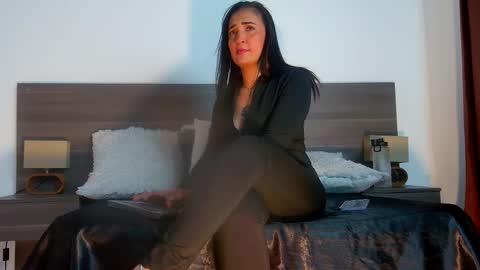 mila online show from 12/04/25, 06:27