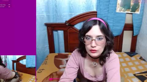 Snapshot of milalunala chatting on 02/11/25, 12:49 Mila-Lunala online show from 02/11/25, 12:49