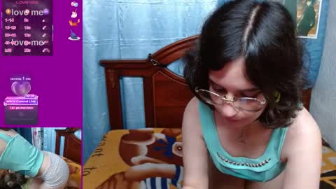Snapshot of milalunala chatting on 02/19/25, 01:51 Mila-Lunala online show from 02/19/25, 01:51