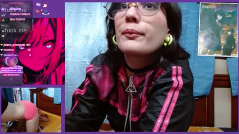 Snapshot of milalunala chatting on 02/24/25, 03:55 Mila-Lunala online show from 02/24/25, 03:55