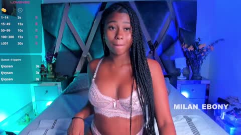 Snapshot of milan_ebony chatting on 01/22/25, 11:12 Milan online show from 01/22/25, 11:12