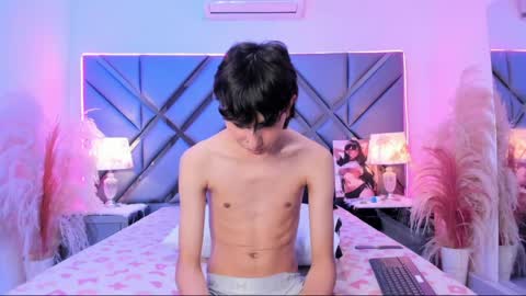 milan_lewiss online show from 04/14/26, 12:44