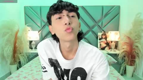 milan_lewiss online show from 04/16/26, 12:39