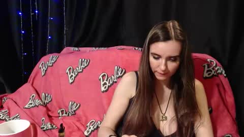 Snapshot of milana696969 chatting on 11/28/25, 06:43 MilAna online show from 11/28/25, 06:43