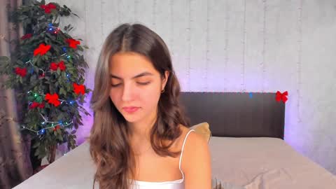 Snapshot of milana_crystal_ chatting on 12/20/24, 08:17 Milana online show from 12/20/24, 08:17