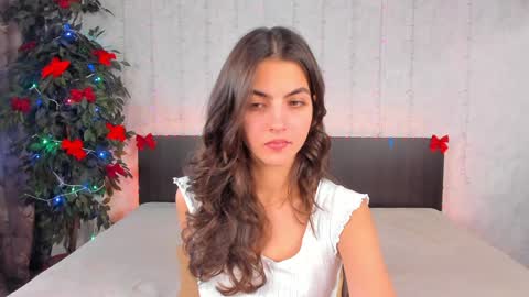 Snapshot of milana_crystal_ chatting on 12/24/24, 08:11 Milana online show from 12/24/24, 08:11