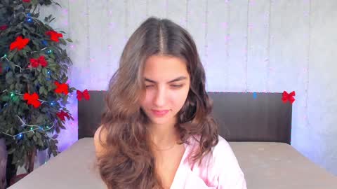 Snapshot of milana_crystal_ chatting on 12/29/24, 08:11 Milana online show from 12/29/24, 08:11