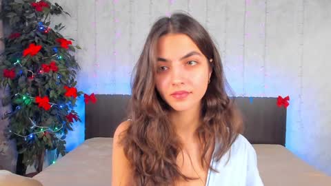 Snapshot of milana_crystal_ chatting on 12/30/24, 11:15 Milana online show from 12/30/24, 11:15