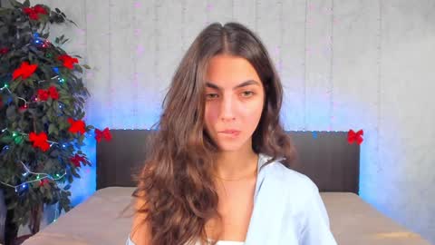 Snapshot of milana_crystal_ chatting on 12/30/24, 02:19 Milana online show from 12/30/24, 02:19