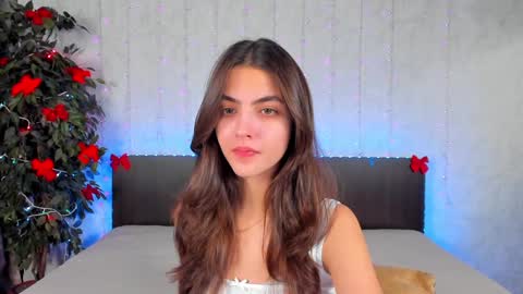 Snapshot of milana_crystal_ chatting on 01/12/25, 01:48 Milana online show from 01/12/25, 01:48