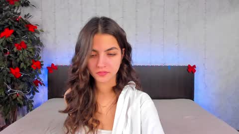 Snapshot of milana_crystal_ chatting on 01/19/25, 08:18 Milana online show from 01/19/25, 08:18