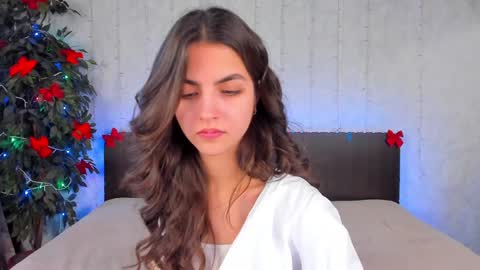 Snapshot of milana_crystal_ chatting on 01/19/25, 11:23 Milana online show from 01/19/25, 11:23
