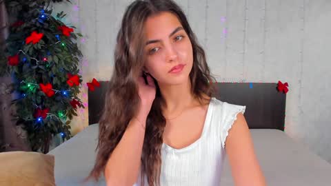 Snapshot of milana_crystal_ chatting on 01/27/25, 11:22 Milana online show from 01/27/25, 11:22