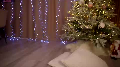 Snapshot of milana_me chatting on 12/14/25, 05:24 Milana online show from 12/14/25, 05:24