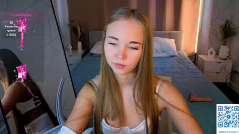 Snapshot of milana_sorrento chatting on 05/15/26, 01:12 Milana online show from 05/15/26, 01:12