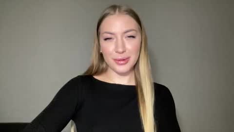 Snapshot of milanaaa_ chatting on 12/01/24, 06:30 Milana online show from 12/01/24, 06:30