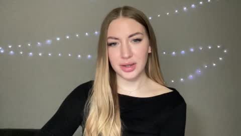 Snapshot of milanaaa_ chatting on 12/06/24, 01:33 Milana online show from 12/06/24, 01:33