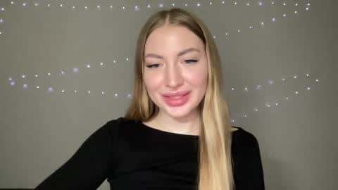 Snapshot of milanaaa_ chatting on 12/09/24, 06:46 Milana online show from 12/09/24, 06:46