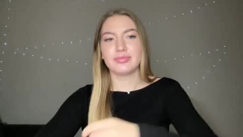 Snapshot of milanaaa_ chatting on 01/07/25, 06:35 Milana online show from 01/07/25, 06:35