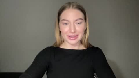 Snapshot of milanaaa_ chatting on 01/28/25, 09:19 Milana online show from 01/28/25, 09:19