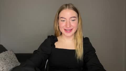 Snapshot of milanaaa_ chatting on 02/06/25, 05:51 Milana online show from 02/06/25, 05:51