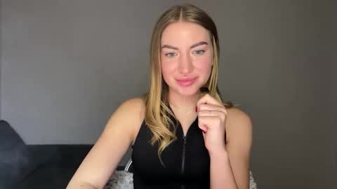 Snapshot of milanaaa_ chatting on 02/08/25, 06:01 Milana online show from 02/08/25, 06:01