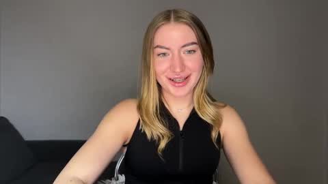 Snapshot of milanaaa_ chatting on 02/08/25, 09:46 Milana online show from 02/08/25, 09:46