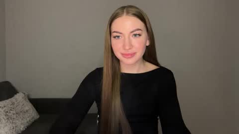 Snapshot of milanaaa_ chatting on 02/19/25, 07:27 Milana online show from 02/19/25, 07:27