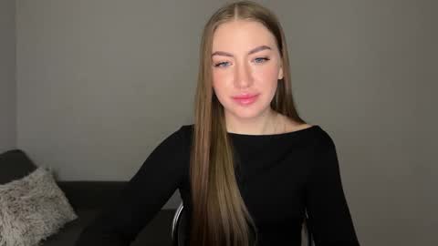 Snapshot of milanaaa_ chatting on 02/20/25, 01:40 Milana online show from 02/20/25, 01:40