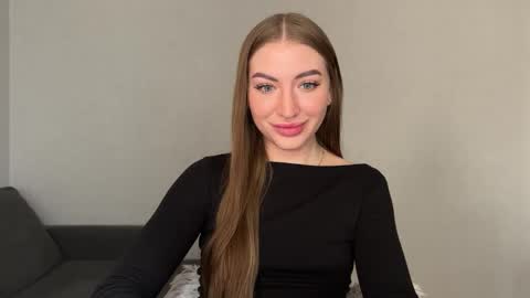Snapshot of milanaaa_ chatting on 02/21/25, 12:17 Milana online show from 02/21/25, 12:17