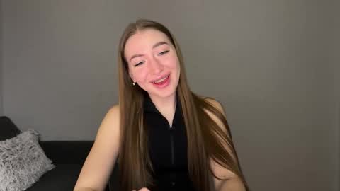 Snapshot of milanaaa_ chatting on 03/10/25, 08:12 Milana online show from 03/10/25, 08:12