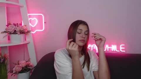 milanaangelas online show from 01/21/25, 11:03