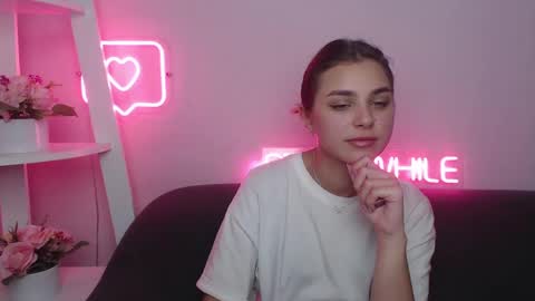 milanaangelas online show from 02/01/25, 11:54