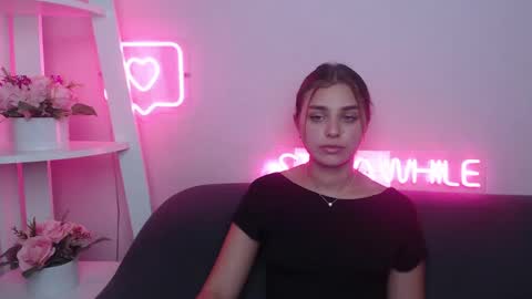 milanaangelas online show from 02/01/25, 02:56