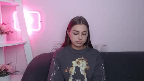 milanaangelas online show from 10/07/25, 07:55